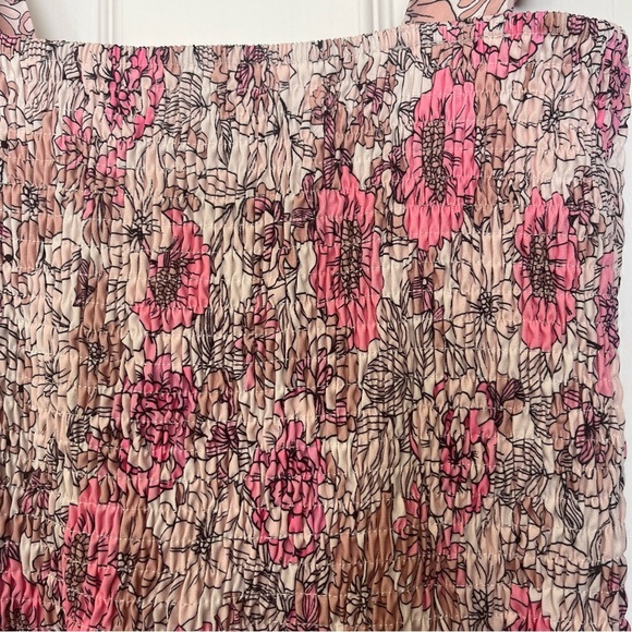 Bright Floral Pink and White Maxi Dress - Picture 3 of 11